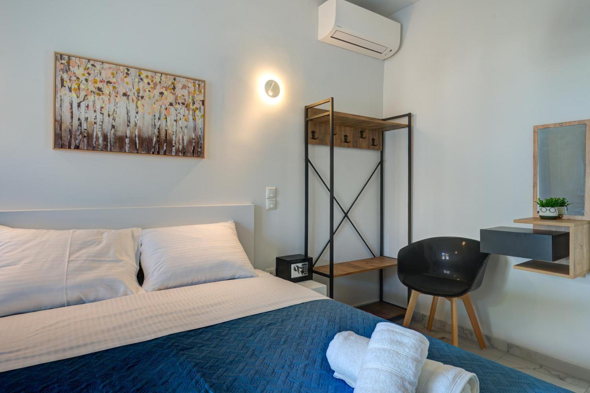 Molos Beachfront Apartments In Diakopto Room photo